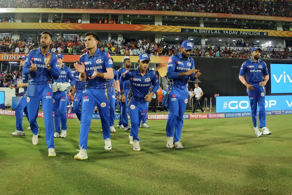 आईपीएल 2019 सनराइजर्स हैदराबाद बनाम मुंबई इंडियंस Highlights: अल्जारी जोसेफ (12/6) की घातक गेंदबाजी, मुंबई इंडियंस (136/7) ने सनराइजर्स हैदराबाद (96/10) को 40 रनों से रौंदा Live Cricket Score SRH vs MI IPL 2019 match 19 Live blog updates- India TV Hindi