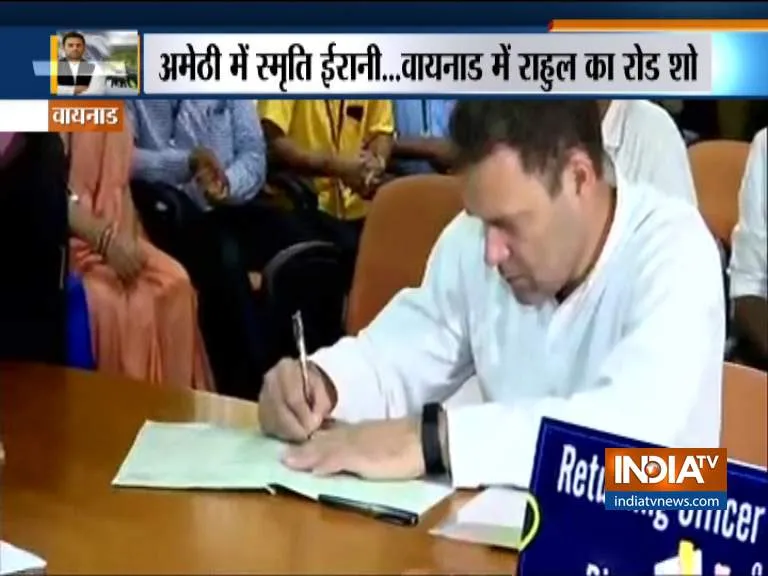 राहुल गांधी ने वायनाड सीट से दाखिल किया नामांकन, प्रियंका के साथ रोड शो में दिखाई ताकत Rahul Gandhi - India TV Hindi