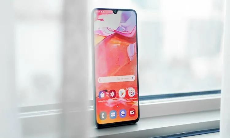 सैमसंग ने लॉन्च किया प्रीमियम स्मार्टफोन Galaxy A70, इसमें है 32MP रियर व 32MP फ्रंट कैमरा Samsung Galaxy A70- India TV Hindi