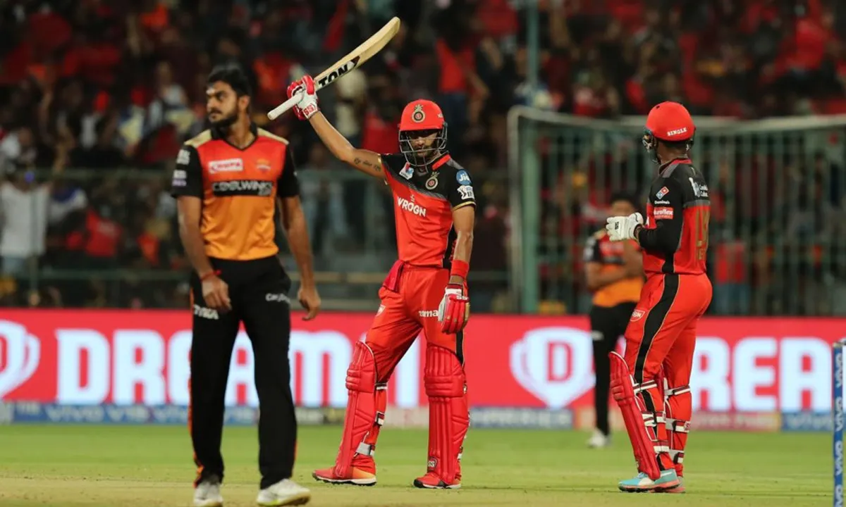 IPL 2019 RCB vs SRH : आसीबी ने जीत के साथ किया आईपीएल 2019 का अंत, हैदराबाद की मुश्किलें बढ़ीं IPL 2019 RCB vs SRH : आसीबी ने जीत के साथ किया आईपीएल 2019 का अंत, हैदराबाद की मुश्किलें बढ़ीं- India TV Hindi