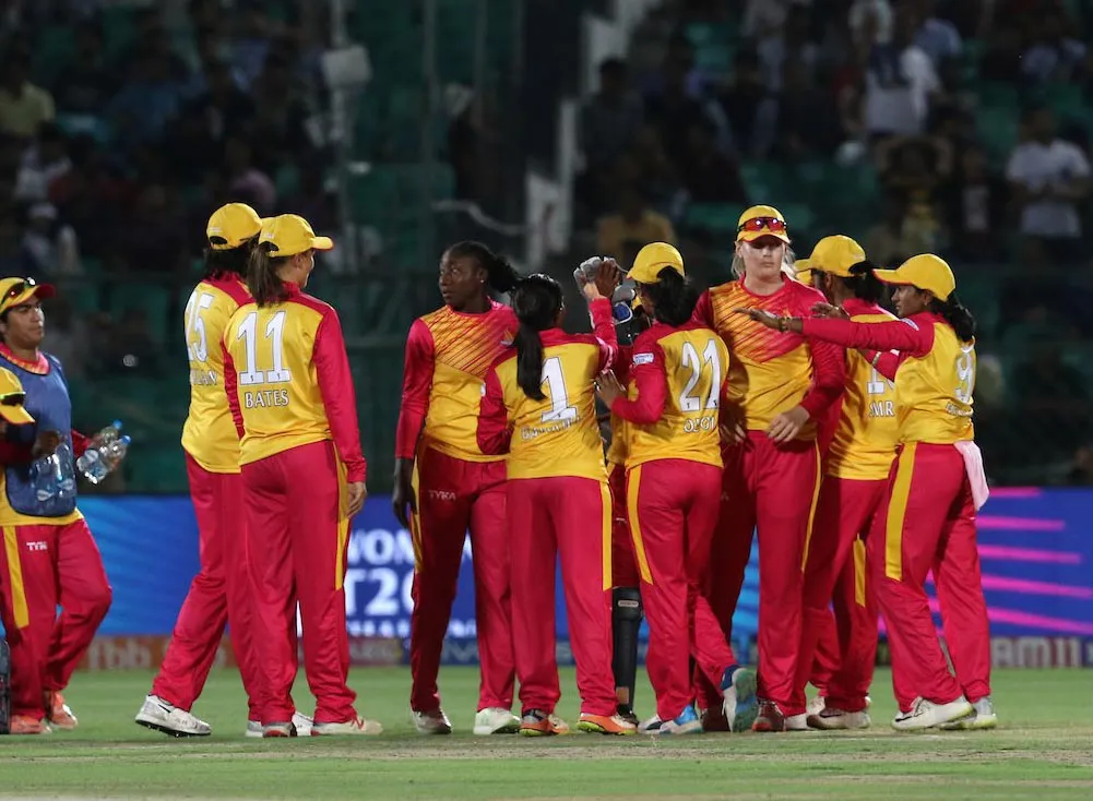 Womens T20 Challenge 2019 : स्मृति मंधाना (90) और गेंदबाजों ने ट्रेलब्लेजर्स को दो रन की जीत दिलाई Womens T20 Challenge 2019 : Smriti Mandhana (90) and bowlers allowed trailblazers to win two runs- India TV Hindi