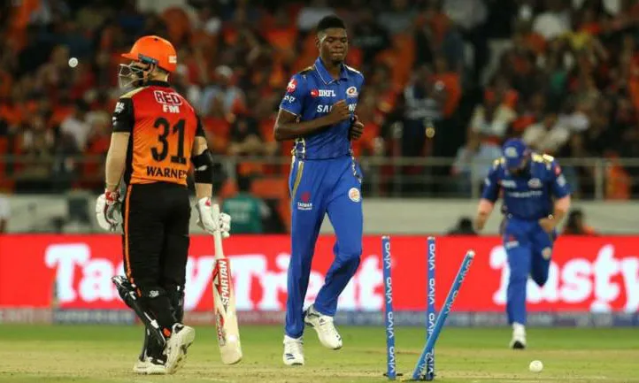 IPL 2019: मुंबई इंडियंस का ये धाकड़ तेज़ गेंदबाज, जो सिर्फ तीन मैच में ही रच गया इतिहास अल्जारी जोसफ- India TV Hindi