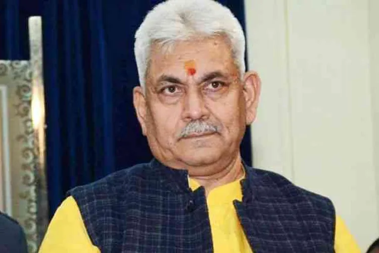 गाजीपुर में मनोज सिन्हा के विकास कार्यों की चर्चा, पर गठबंधन है बड़ी चुनौती गाजीपुर में मनोज सिन्हा के विकास कार्यों की चर्चा, पर गठबंधन है बड़ी चुनौती - India TV Hindi