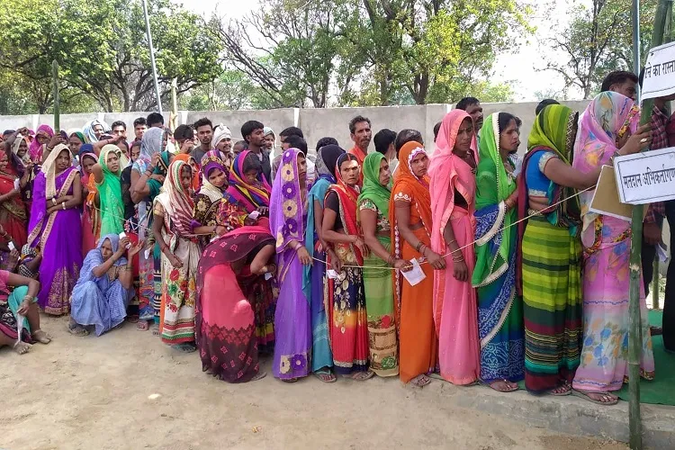लोकसभा चुनाव 2019: छठे चरण में हुआ 63.3 प्रतिशत मतदान, पश्चिम बंगाल में बंपर वोटिंग <p>छठे चरण में शाम 7 बजे...- India TV Hindi