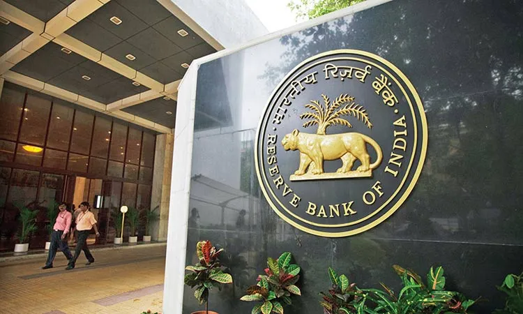 NBFC के लिए सख्त कर सकता है RBI अपने नियम, पुनर्खरीद नियमों की समीक्षा करेगा सेबी RBI may toughen NBFCs' access to public deposits- India TV Hindi