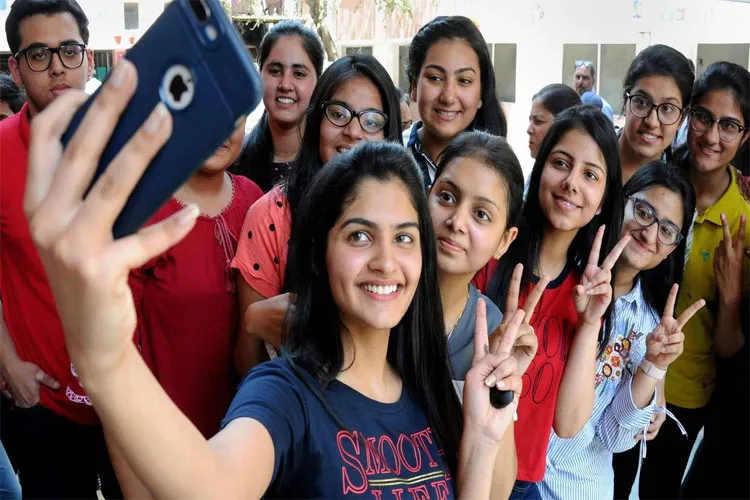MPBSE Board Result 2019: 15 मई को जारी होंगे 10वीं-12वीं कक्षा के परीक्षा परिणाम, SMS और वेबसाइट पर ऐसे करें चेक <p>MP Board Result 2019 MPBSE</p>- India TV Hindi