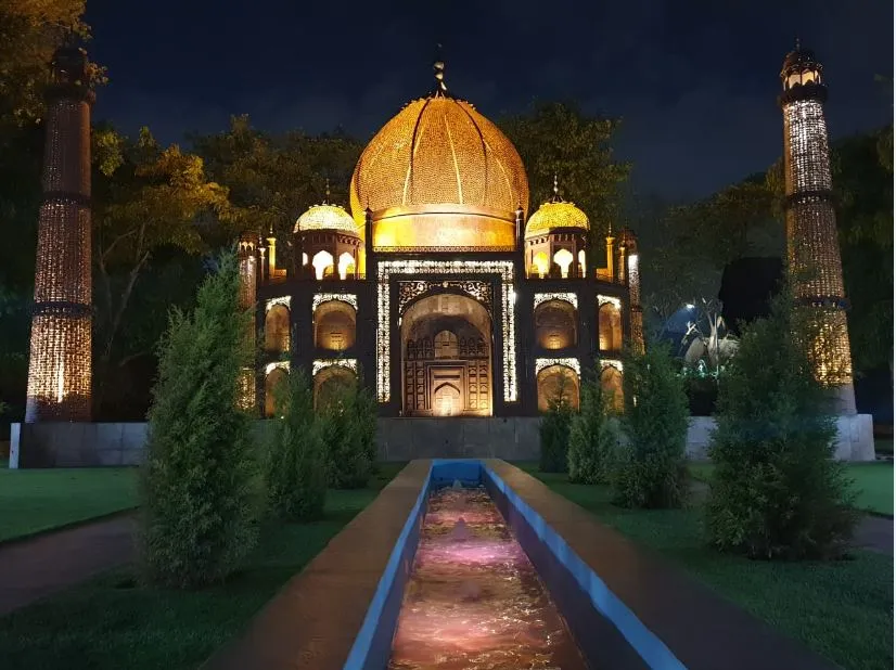Waste to Wonder Park: एक साथ देखें दुनिया के 7 अजूबे, इन्हें बनाया है बेकार चीजों से <p>waste of wonder park</p>- India TV Hindi