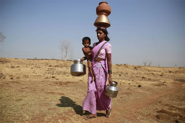 भारत का 42 प्रतिशत हिस्सा असामान्य रूप से सूखाग्रस्त, मॉनसून पर हैं सबकी नजरें 42 percent of India's land area under drought | AP Representational- India TV Hindi