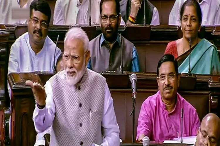 ताउम्र गालिब ये भूल करता रहा, धूल चेहरे पर थी आइना साफ करता रहा; पढ़िए पीएम मोदी के भाषण की 10 बड़ी बातें <p><span style="color: #626262; background-color:...- India TV Hindi