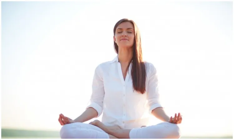 बढ़ती उम्र को रोक देंगे ये 5 योगासन, आज से ही ट्राई करें Yoga- India TV Hindi
