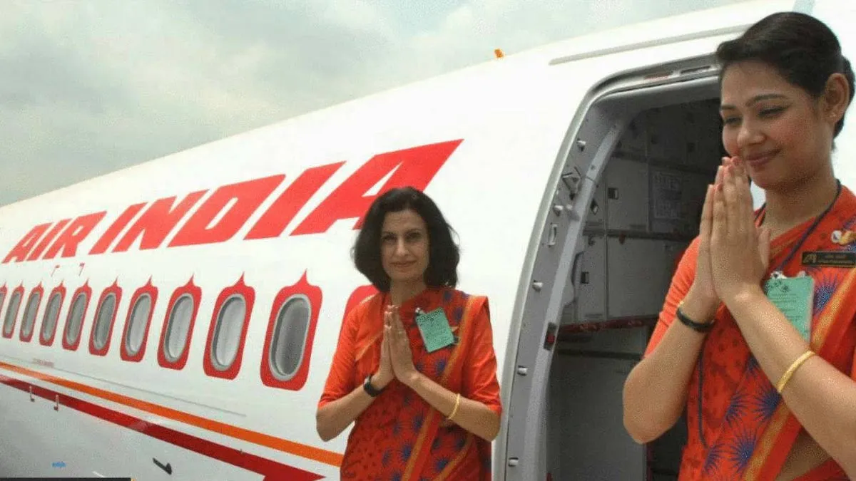 सरकार ने Air India में नई नियुक्तियों व पदोन्नतियों पर लगाई रोक, पवन हंस को बेचने के लिए शर्तों को बनाया उदार AI freezes promotions, new appointments amid stake sale preparations- India TV Hindi