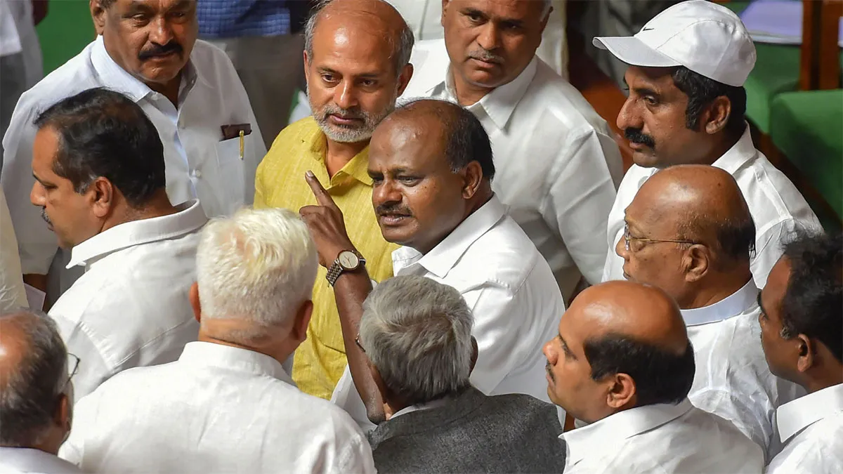 कर्नाटक संकट LIVE: सुप्रीम कोर्ट का आदेश, विधायकों के इस्तीफे पर फैसला करें स्पीकर Karnataka Political Crisis Live Updates | PTI File- India TV Hindi