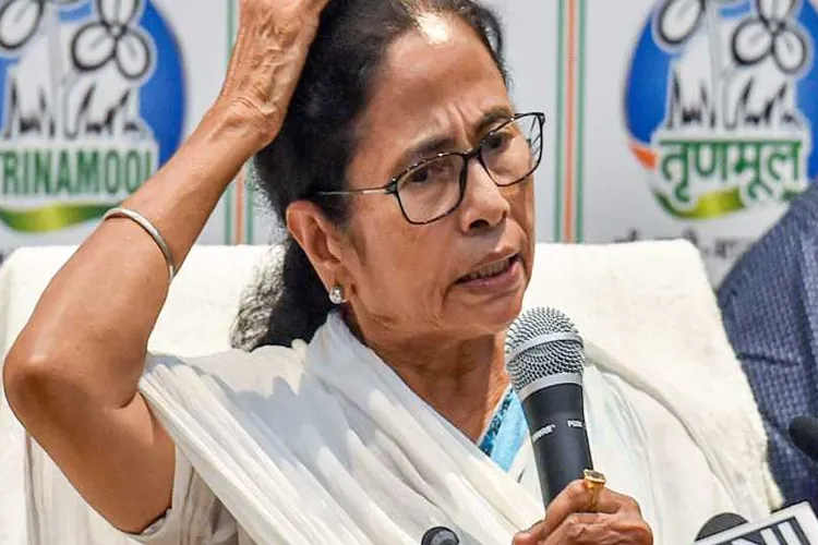 ममता बनर्जी पर 'कटमनी' का संकट, रेट कार्ड आया सामने ममता बनर्जी पर 'कटमनी' का संकट, रेट कार्ड आया सामने- India TV Hindi