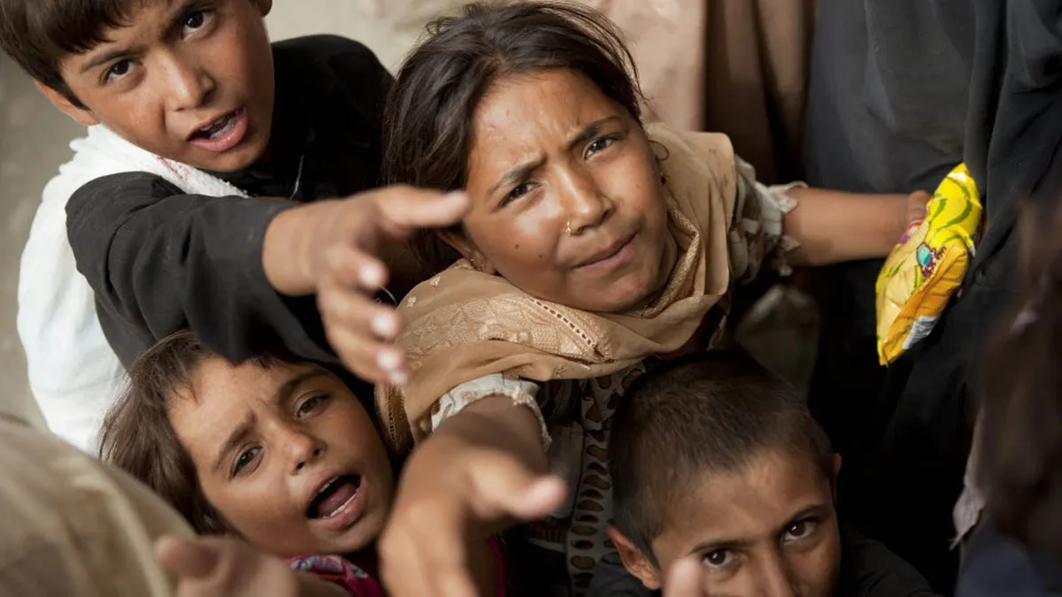 पाकिस्तान के लिए बढ़ती आबादी यूं बनी मुसीबत, अगले 37 सालों में दोगुनी होने की संभावना The population explosion still not contained in Pakistan | AP Representational Photo- India TV Hindi