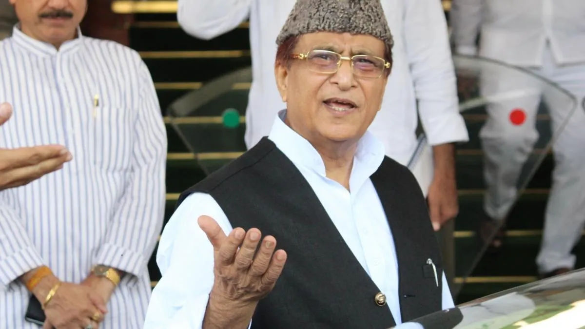 भूमाफिया घोषित होने के बाद सपा सांसद आजम खां एक माह से नहीं आए रामपुर भूमाफिया घोषित होने के बाद सपा सांसद आजम खां एक माह से नहीं आए रामपुर- India TV Hindi