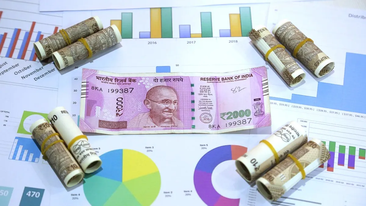पाकिस्तान ने लगाई अत्याधुनिक भारतीय रुपये में सेंध, असुरक्षित हुआ 2000 का नोट ISI agents copy hi-tech features in latest Rs 2000 fake notes | Pixabay Represenational- India TV Hindi