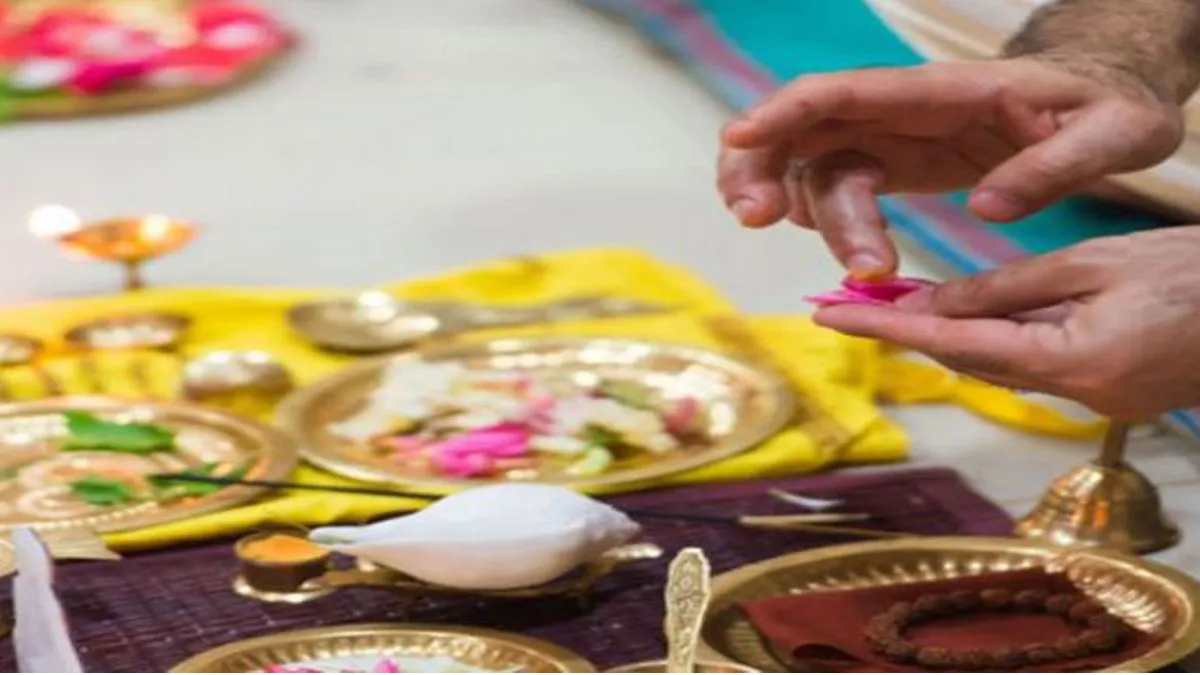 गुरुवार के दिन राशिनुसार करें ये खास उपाय, गुरु दोष से निजात के साथ होगी हर इच्छा पूरी guru dosh nivaran upay- India TV Hindi