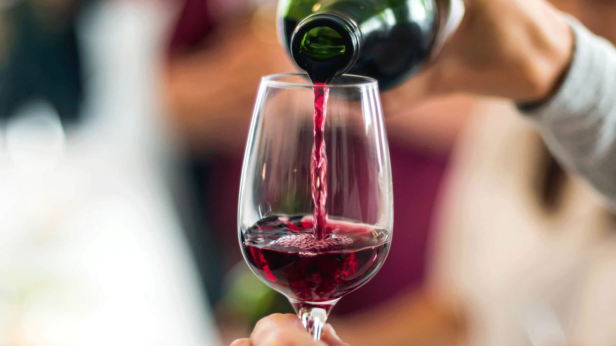 Red wine help reduce weight cholesterol and good for intestine रेड