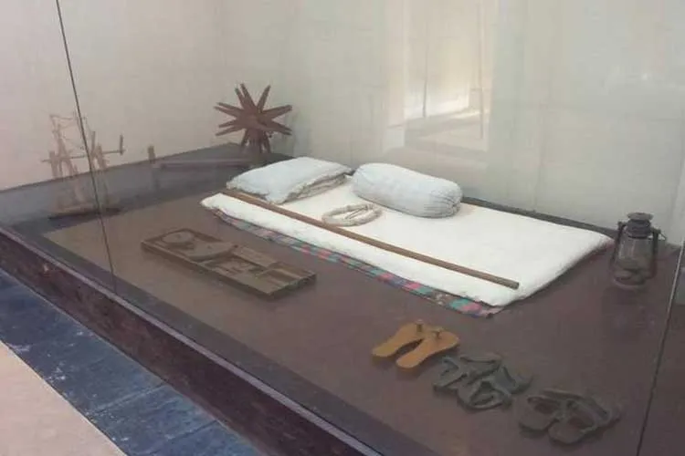 गांधी कोलकता में जिस घर में रहे वह संग्रहालय में तब्दील, दो अक्टूबर को जनता के लिए खुलेगा <p>Kolkata house that hosted Gandhi in 1947 to open as...- India TV Hindi