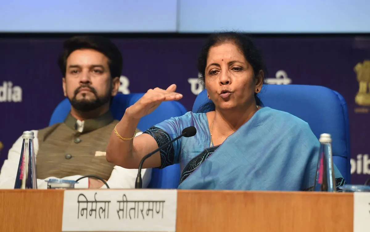 निर्यात, रीयल एस्टेट क्षेत्र को सरकार का प्रोत्साहन पैकेज; उद्योग जगत ने किया स्वागत <p>Finance Minister Nirmala Sitharaman speaks during a...- India TV Hindi