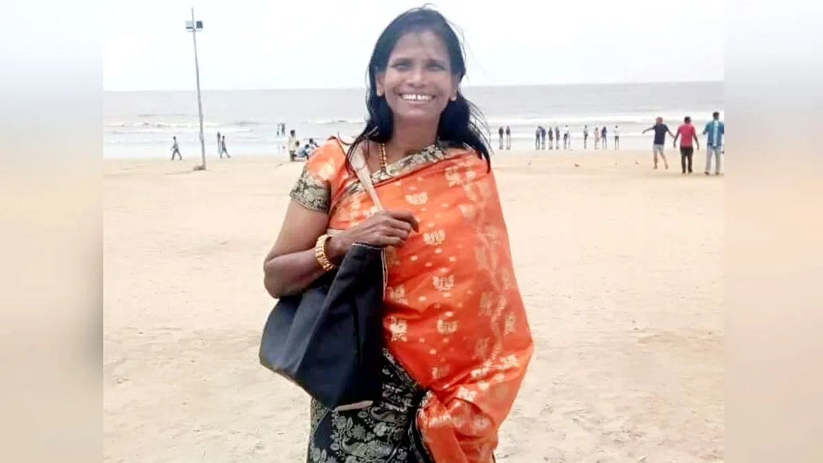 इस बॉलीवुड एक्टर के घर खाना बनाते थे रानू मंडल के पति, 6 महीने की उम्र में माता-पिता से हो गई थीं अलग Ranu Mondal- India TV Hindi