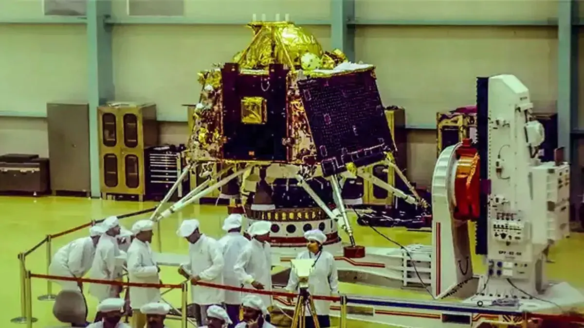 ISRO: इसरो में नौकरी पाने का शानदार मौका, मिलेगी मोटी सैलरी <p>ISRO</p>- India TV Hindi