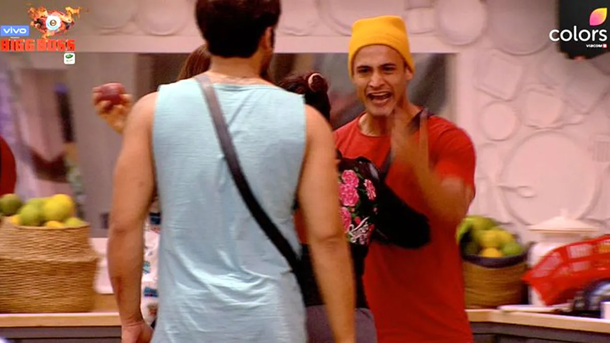 Bigg Boss 13 Written Update October 25, 2019: घर में मचा घमासान, बिग बॉस ने सिद्धार्थ शुक्ला-पारस और असीम को लगाई फटकार Bigg Boss 13 Written Update October 25, 2019- India TV Hindi