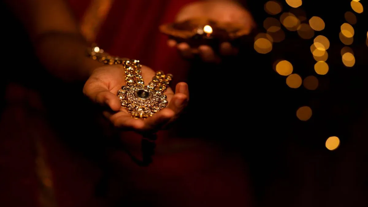 Dhanteras 2019: धनतेरस पर सोना और चांदी क्यों खरीदा जाता है? पढ़िए ये रोचक कहानी Dhanteras 2019- India TV Hindi