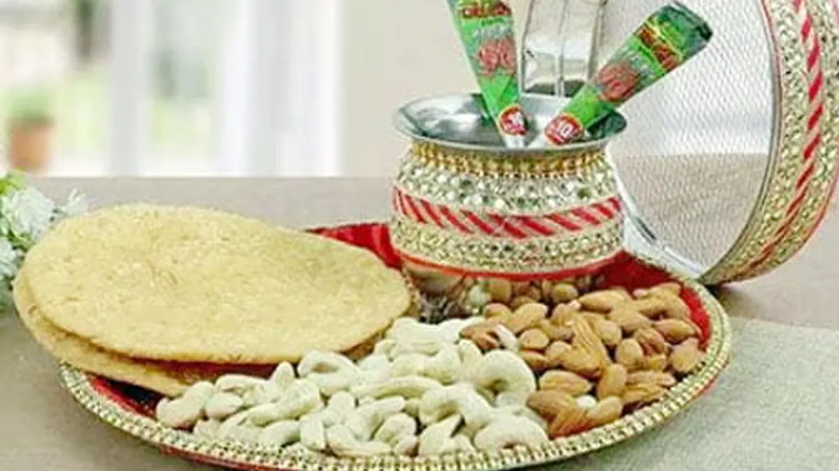 Karva Chauth 2019: सरगी करते वक्त इन चीजों का करें सेवन, पूरे दिन शरीर में बनी रहेगी एनर्जी <p>करवा चौथ</p>- India TV Hindi