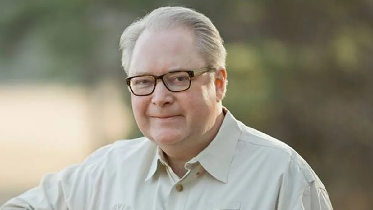 अमेरिकी सांसद ने की पीएम मोदी की तारीफ, कहा- कश्मीर से अनुच्छेद 370 हटाकर सही किया US Congressman George Holding lauds PM Modi for Article 370 move | Facebook- India TV Hindi