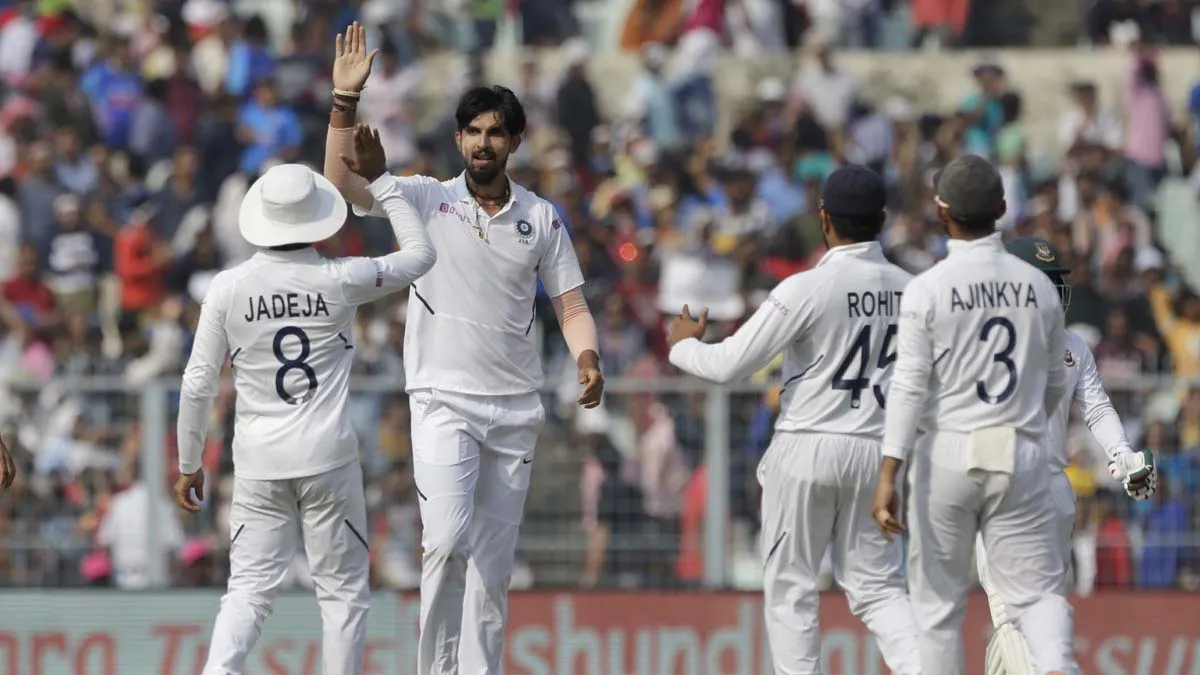 Ind vs Ban, Day night Test Day 1: 'गुलाबी गेंद' से इशांत शर्मा ने बरपाया कहर, बाद में पुजारा और कोहली ने कराई वापसी Ishant Sharma- India TV Hindi