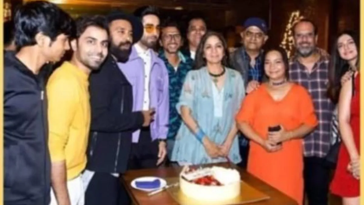 'शुभ मंगल ज्यादा सावधान' की शूटिंग खत्म होने पर आयुष्मान खुराना, नीना गुप्ता सहित पूरी स्टार कास्ट ने की पार्टी, देखे तस्वीरें shubh mangal zyada saavdhan- India TV Hindi