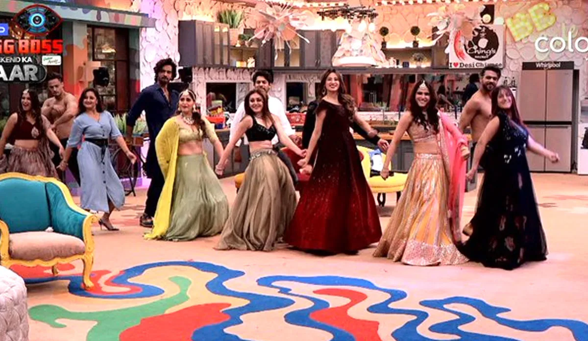 Bigg Boss 13 Weekend Ka Vaar: बिग बॉस और घरवालों ने मिलकर सलमान खान को दिया सरप्राइज Bigg Boss 13 Weekend Ka Vaar with Salman Khan- India TV Hindi