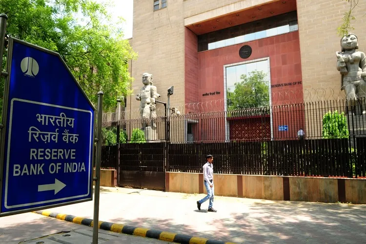 Bank Holidays 2020: जनवरी में 10 दिन तो साल में इतने दिन बैंक रहेंगे बंद, देखिए पूरी लिस्ट Bank Holidays, RBI, bank holidays 2020- India TV Hindi