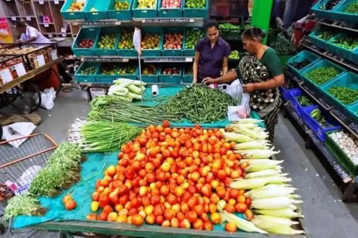 अर्थव्यवस्था में नरमी जारी: औद्योगिक उत्पादन 3.8 प्रतिशत गिरा, मुद्रास्फीति 5.54 प्रतिशत पर पहुंची Retail inflation । File Photo- India TV Hindi