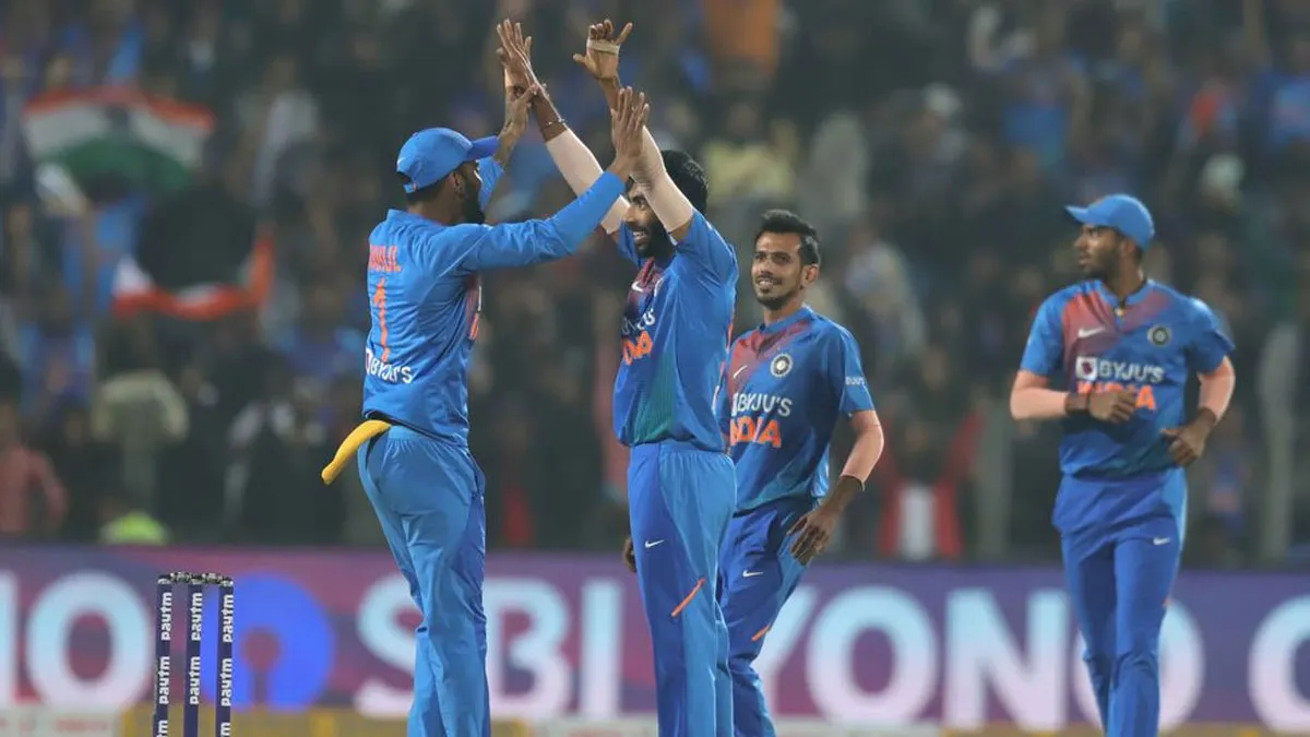 jasprit bumrah, r ashwin, yuzvendra chahal, jasprit bumrah 53 wickets, india vs sri lanka 3rd t20i, - India TV Hindi