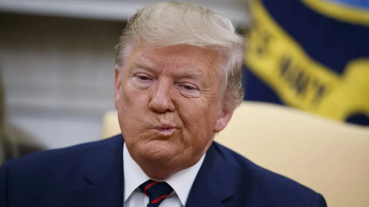 डोनाल्ड ट्रंप के खिलाफ महाभियोग की कार्यवाही का प्रस्ताव सीनेट को सौंपा गया- India TV Hindi