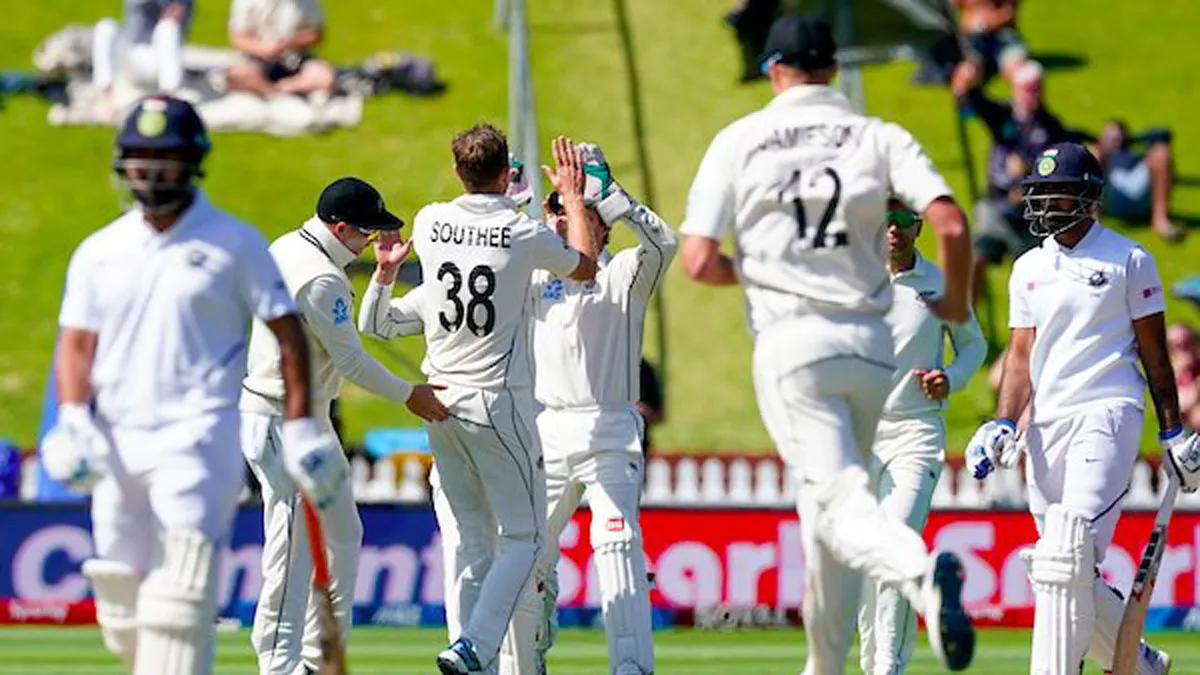 IND vs NZ, Highlights 1st Test : न्यूजीलैंड (348, 9/0) ने भारत (165, 191) को 10 विकेट से हराया, सीरीज में बनाई 1-0 की बढ़त Live score, live cricket score, Kane Williamson,Ishant Sharma, india vs new zealand live score, Indi- India TV Hindi