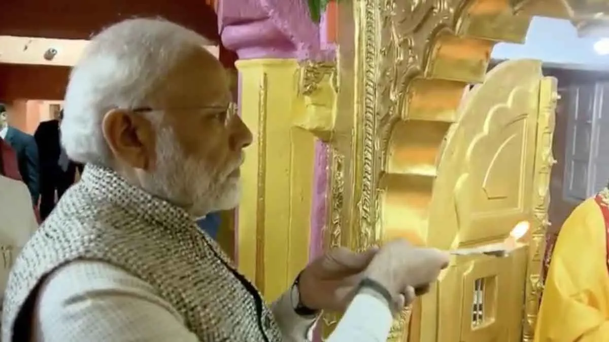 PM Modi in Varanasi: वाराणसी में पीएम मोदी ने दीनदयाल की 63 फीट ऊंची मूर्ति का अनावरण किया PM Modi in Varanasi Live Updates, PM Narendra Modi in Varanasi, Modi in Varanasi Live Updates- India TV Hindi