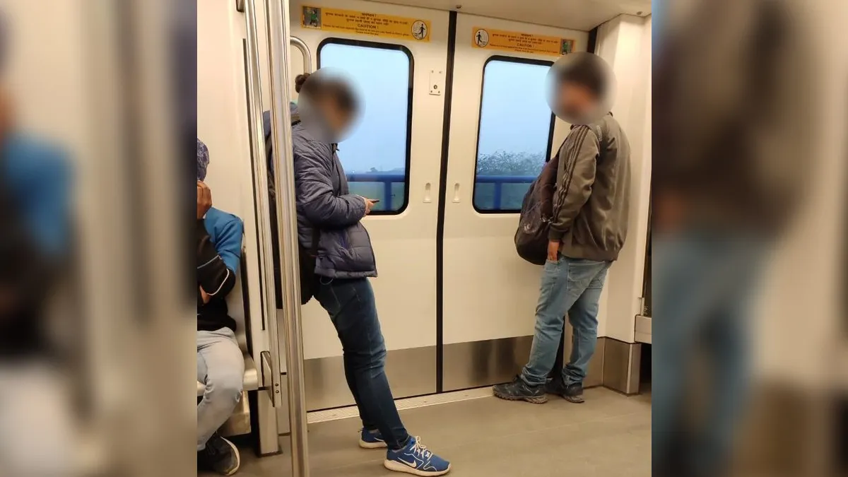 मेट्रो में हुई अश्लील हरकत सोशल मीडिया पर वायरल होने पर जागी दिल्ली पुलिस मेट्रो में हुई अश्लील हरकत सोशल मीडिया पर वायरल होने पर जागी दिल्ली पुलिस- India TV Hindi