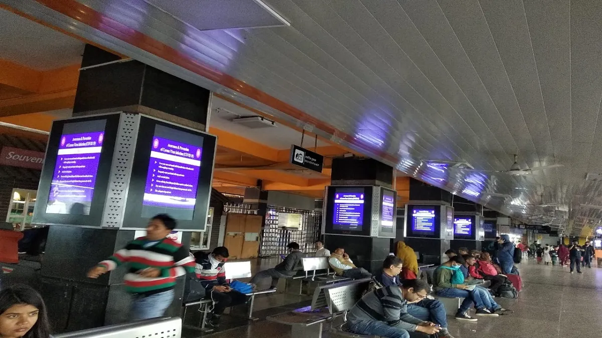 Coronavirus: New Delhi Railway Station की महिला कर्मी के संक्रमित होने की आशंका Railway- India TV Hindi