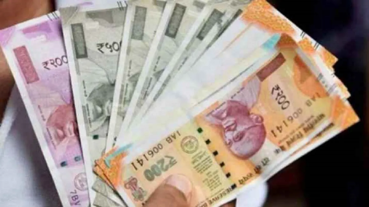 <p>युवाओं को मदद के लिए...- India TV Paisa