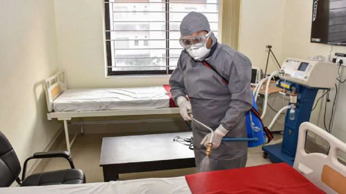 पश्चिम बंगाल: Coronavirus वार्ड में मोबाइल फोन पर बैन, बीजेपी ने जताया विरोध पश्चिम बंगाल: Coronavirus वार्ड में मोबाइल फोन पर बैन, बीजेपी ने जताया विरोध - India TV Hindi