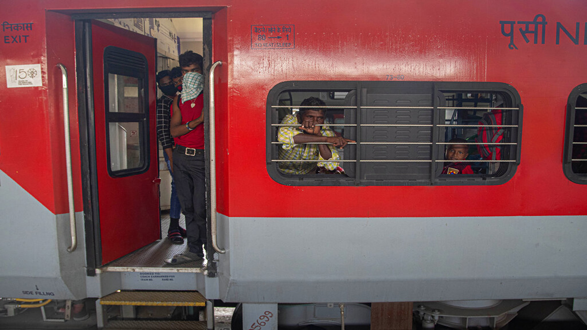 विशेष ट्रेन में प्रवासी कामगार की मौत, सह यात्रियों ने शव के साथ बंगाल तक यात्रा की