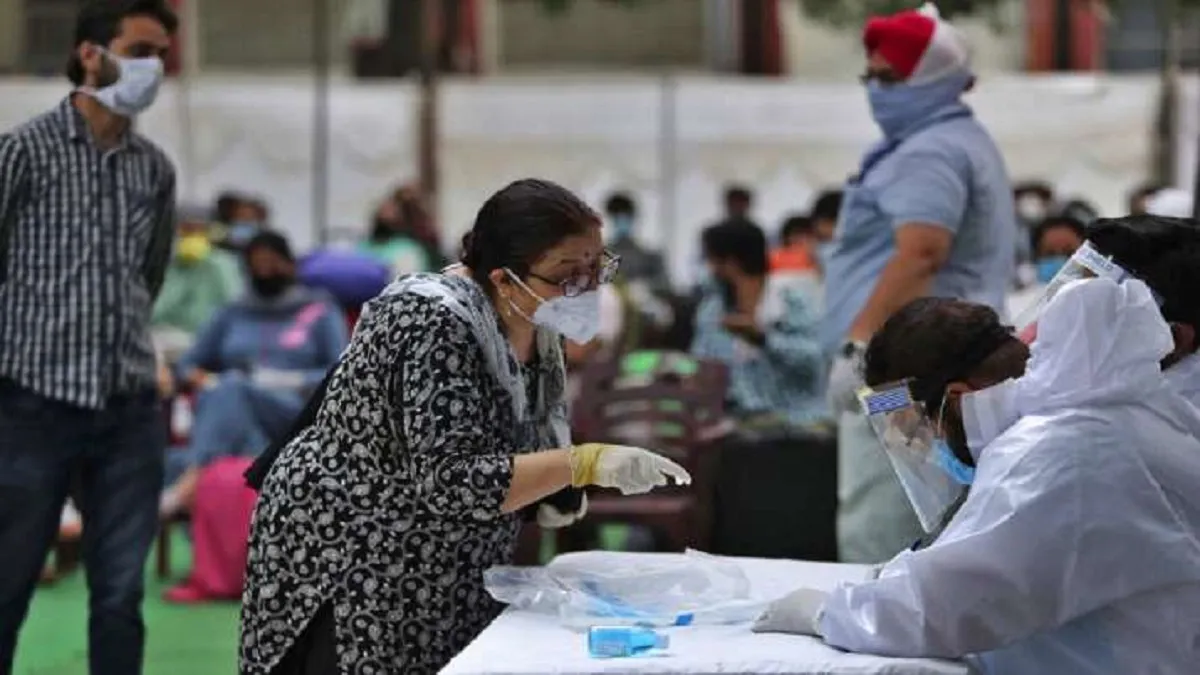 Coronavirus: एक दिन में 6,000 से ज्यादा मामले, सरकार ने कहा-लॉकडाउन ने लाखों लोगों को संक्रमण से बचाया Coronavirus: एक दिन में 6,000 से ज्यादा मामले, सरकार ने कहा लॉकडाउन ने लाखों लोगों को संक्रमण से बचा- India TV Hindi