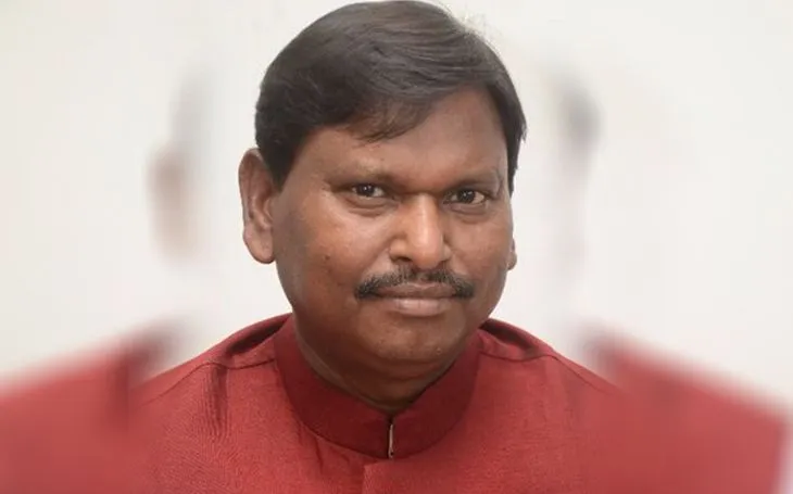 डीबीटी के जरिये जनजातीय छात्र और छात्राओं को दी जा रही छात्रवृत्ति <p>arjun munda</p>- India TV Hindi