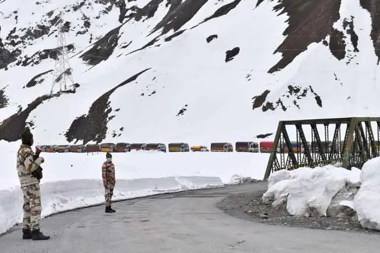 भारत-चीन का टकराव जमीनी स्तर पर कम, आभासी दुनिया में ज्यादा <p>भारत-चीन का टकराव...- India TV Hindi