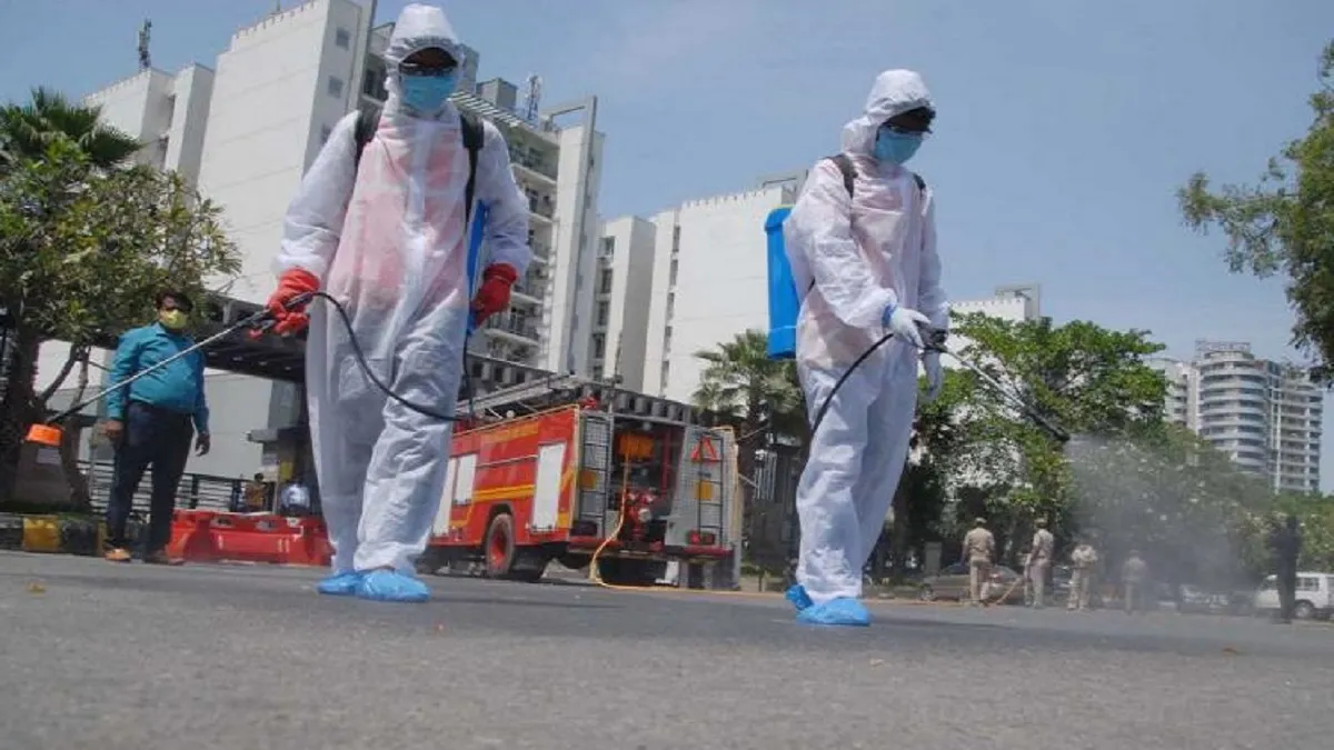 नोएडा प्रशासन ने बदली कंटेनमेंट जोन की गाइडलाइन, अब पूरा टावर नहीं होगा सील Noida, Containment Zone, guidelines, Multi Tower Buildings- India TV Hindi