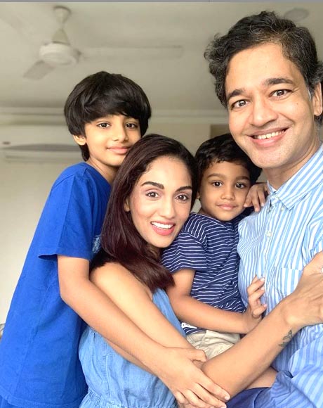 know about aishwarya rai bachchan family mother brinda brother aditya ...