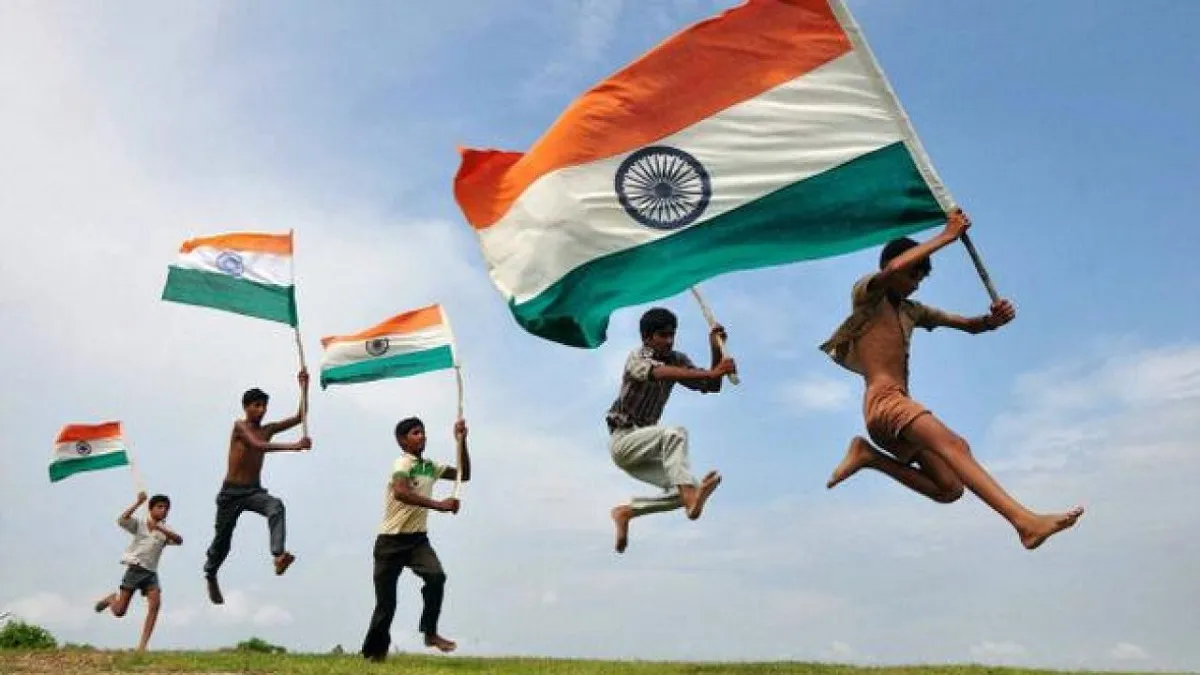 22 जुलाई: आज ही के दिन भारत को मिला था अपना तिरंगा, जानिए 1906 से 1947 तक कितना बदला राष्ट्रीय ध्वज <p>Indian Flag</p>- India TV Hindi